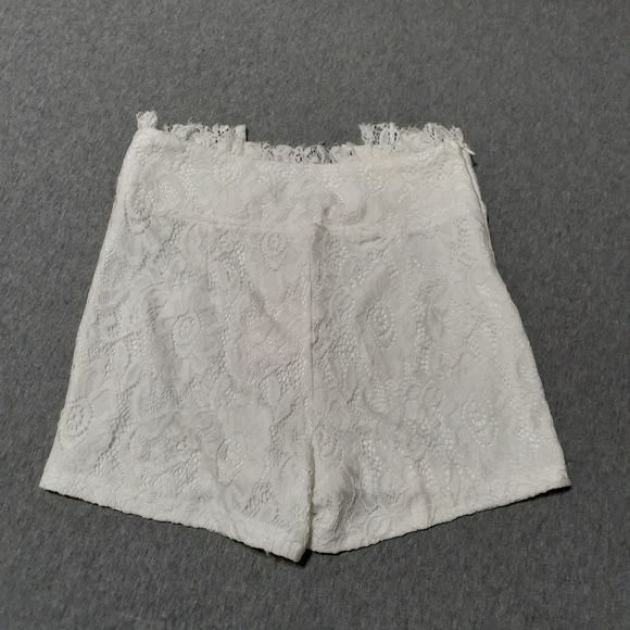 READ LF Dress Decode White Lace, Lace-Up Boho Festival Shorts Small NWT - Picture 8 of 8